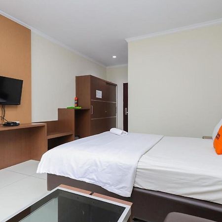 Koolkost Syariah At Taman Simprug Cikarang Hotel Bekasi Buitenkant foto