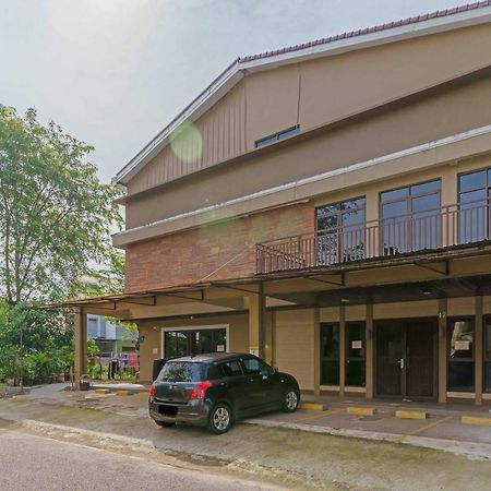 Koolkost Syariah At Taman Simprug Cikarang Hotel Bekasi Buitenkant foto