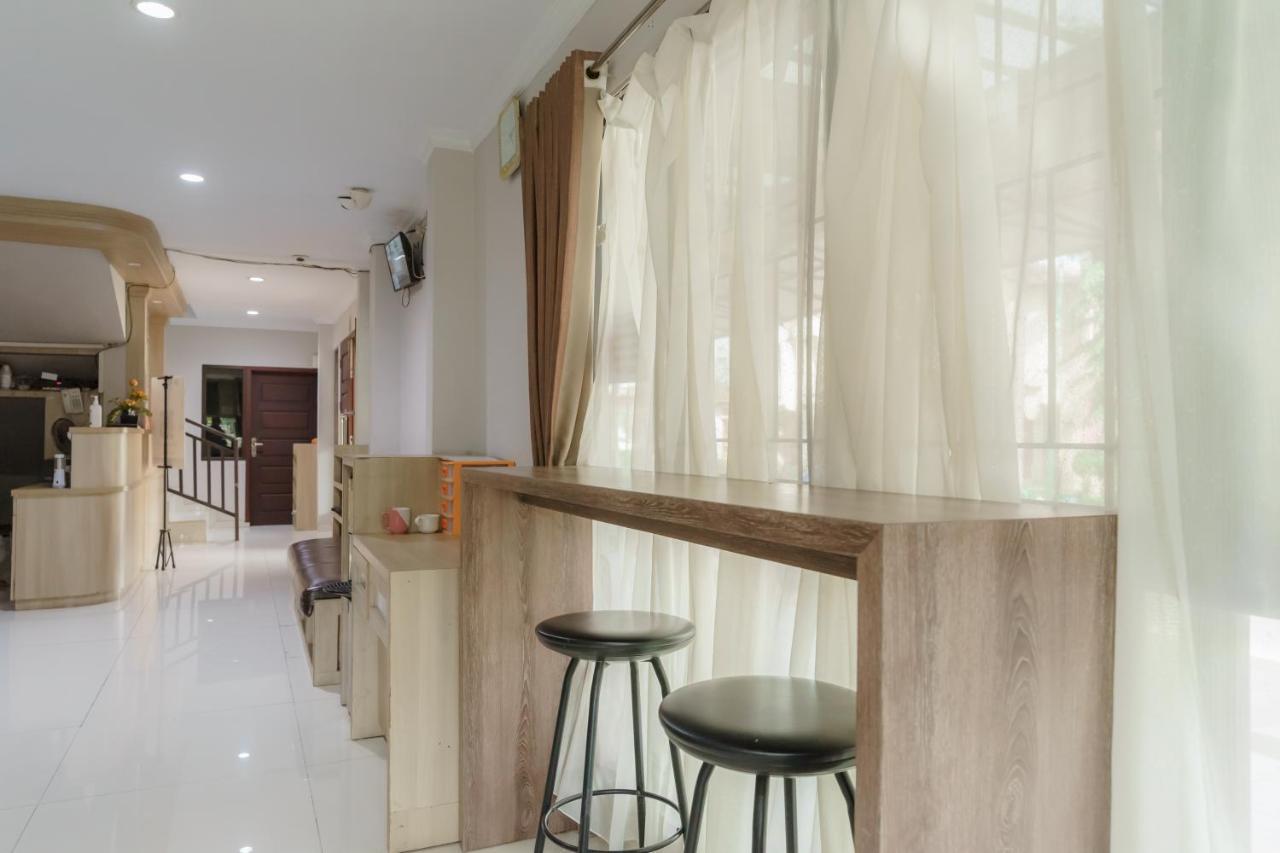 Koolkost Syariah At Taman Simprug Cikarang Hotel Bekasi Buitenkant foto