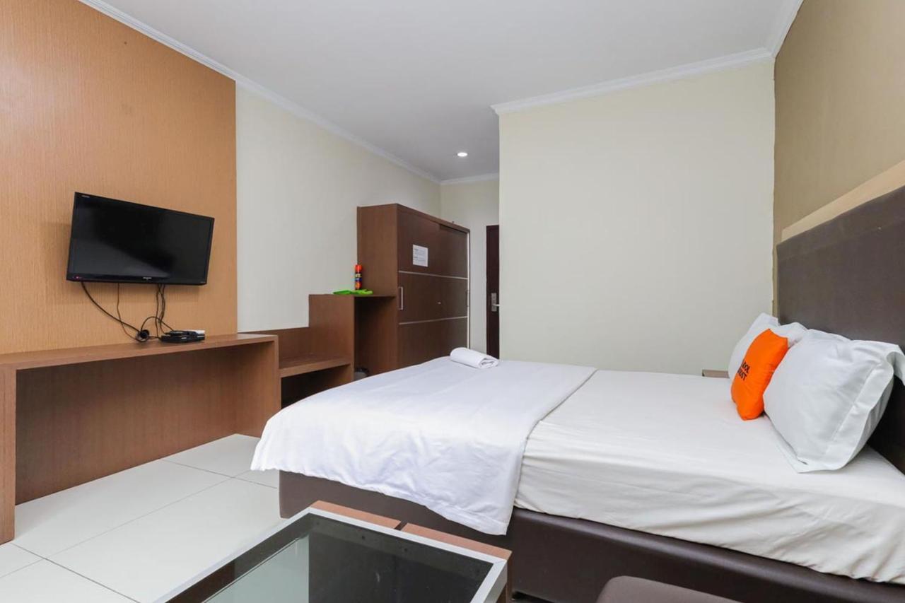 Koolkost Syariah At Taman Simprug Cikarang Hotel Bekasi Buitenkant foto