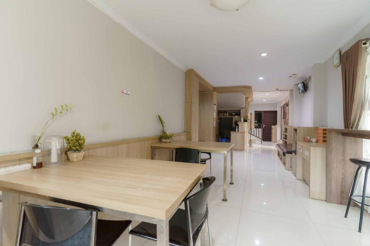Koolkost Syariah At Taman Simprug Cikarang Hotel Bekasi Buitenkant foto