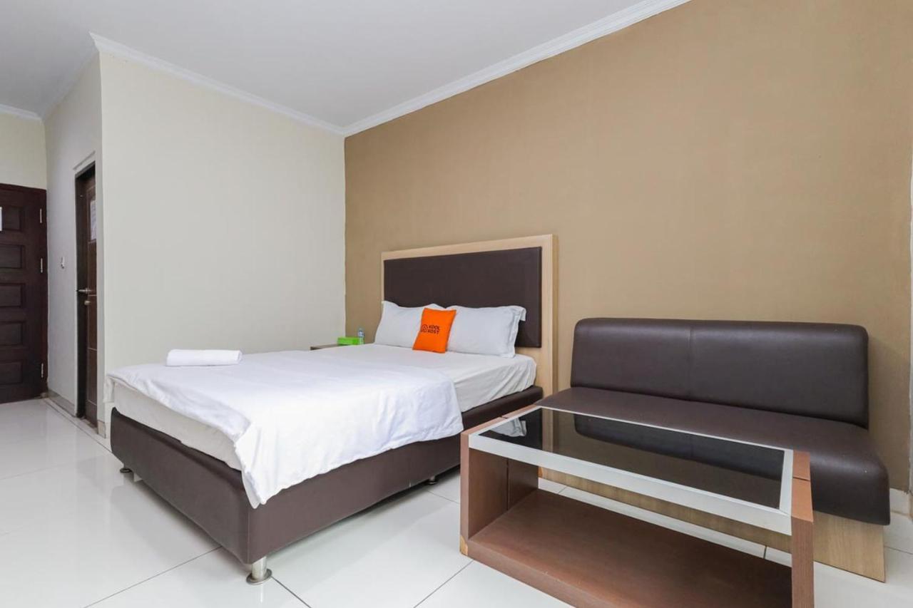 Koolkost Syariah At Taman Simprug Cikarang Hotel Bekasi Buitenkant foto