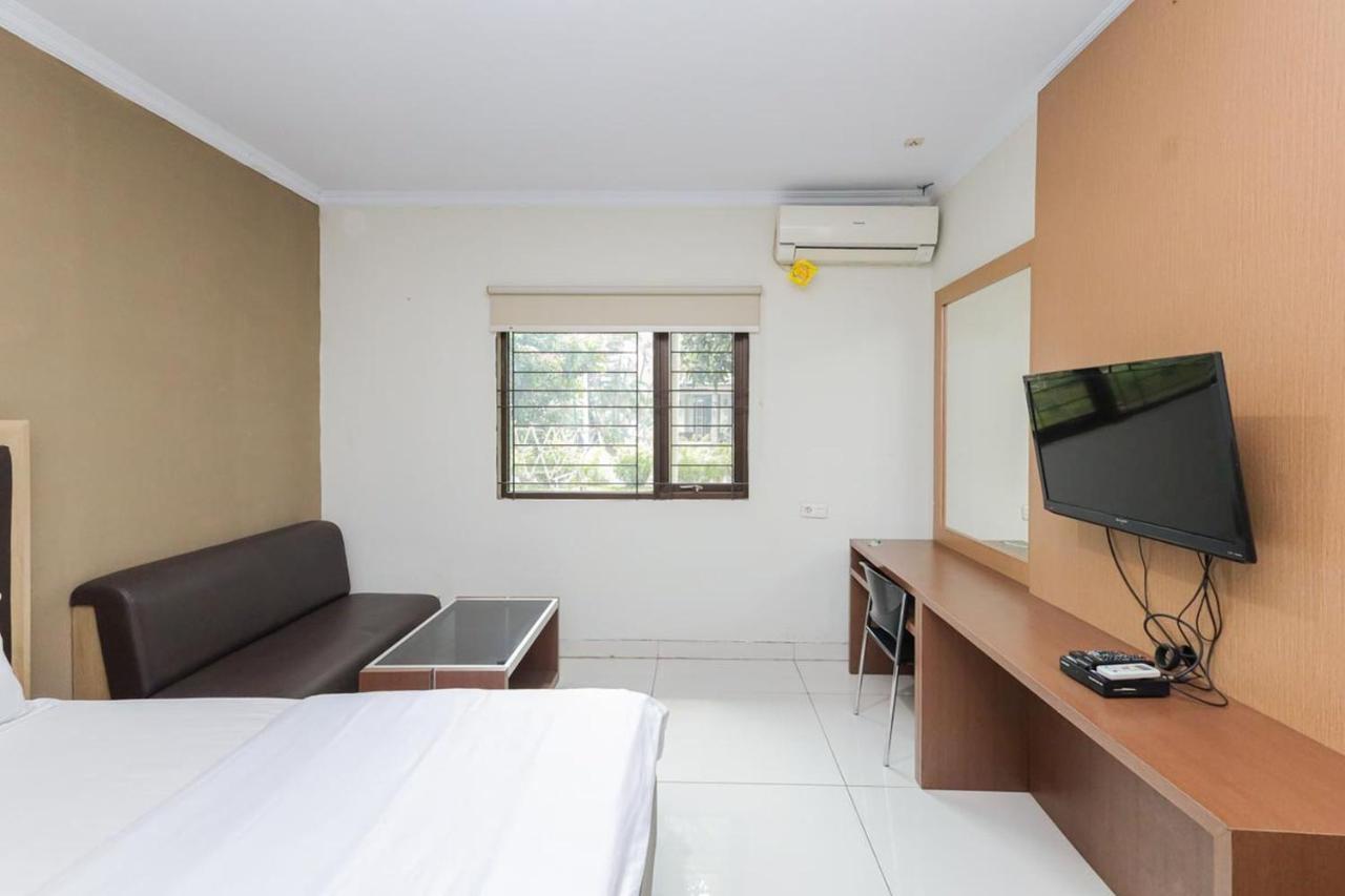 Koolkost Syariah At Taman Simprug Cikarang Hotel Bekasi Buitenkant foto