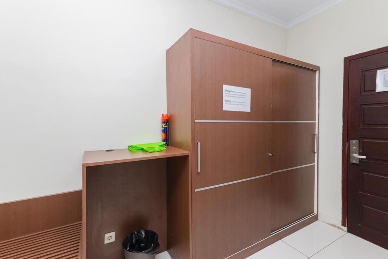 Koolkost Syariah At Taman Simprug Cikarang Hotel Bekasi Buitenkant foto